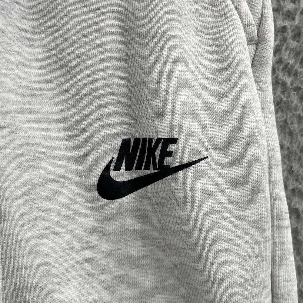 Nike‎ Club Jogger Women's Small White Athleisure Activewear Gorpcore Performance